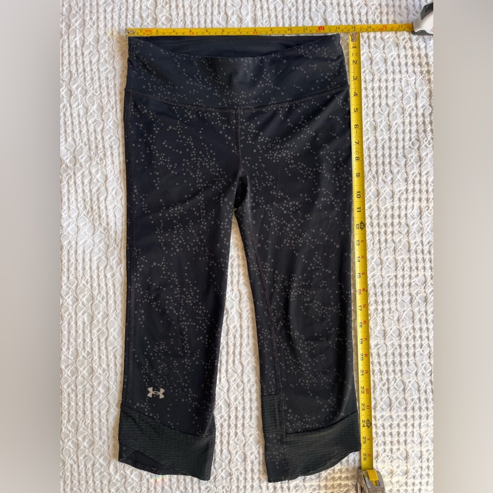 Under Armour Reflective Black Dot-Print Capri Leggings